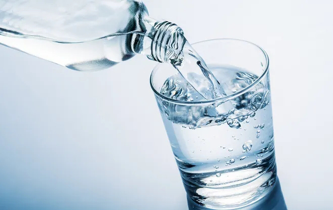 矿泉水