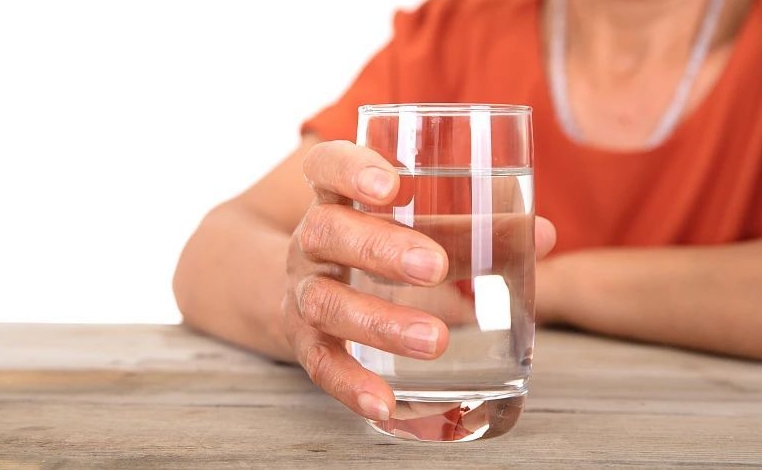 水